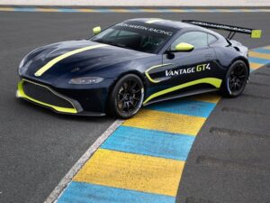 Conducir un Aston Martin GT4 o un F-3000