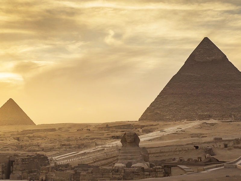Egipto. Acceso privado al área de las pirámides