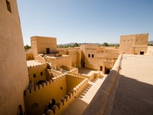 Descubrir el mágico poblado de Al Hamra y de Nizwa