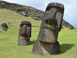 Recorrido por sendero por en Isla de Pascua